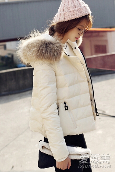 羽绒服时尚保暖 下雪天少不了它(2)