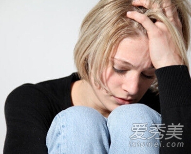 <em>头发变稀</em>是健康亮红灯了!要警惕5种疾病(1)_要