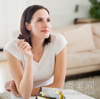<em>预防头发变白的</em>五个日常习惯(1)_要闻_光明网