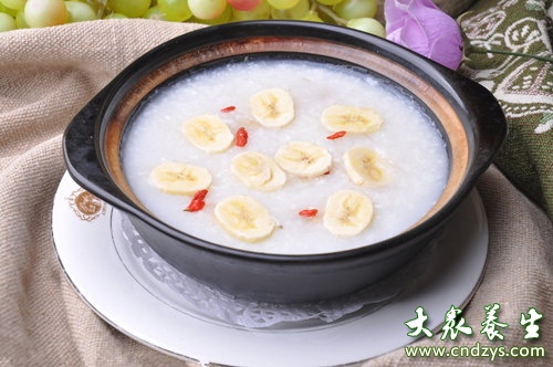 大米配什么熬粥最好 eca86bd9dc5016ecca0e4d.jpg