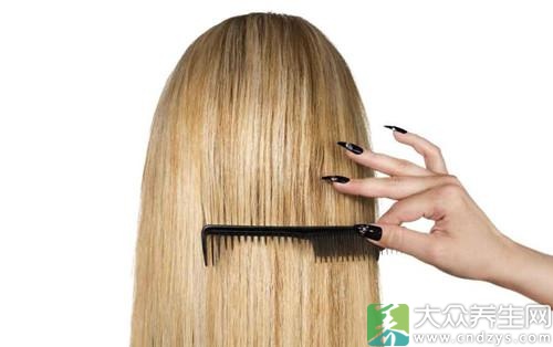 <em>头发掉的</em>厉害怎么办?(1)_要闻_光明网