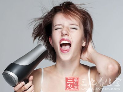 90%的女人<em>掉头发</em> 都是因为犯了8个错误(8)_要