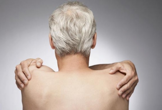 <em>头顶</em>白发是肾气不足 白发<em>长</em>哪里最危险?(1)_要