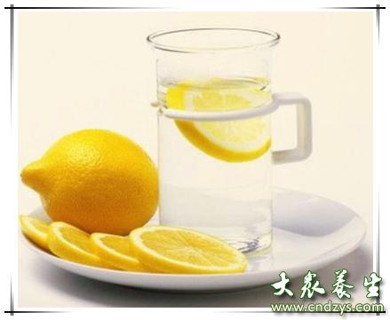 柠檬水的功效和副作用有哪些?