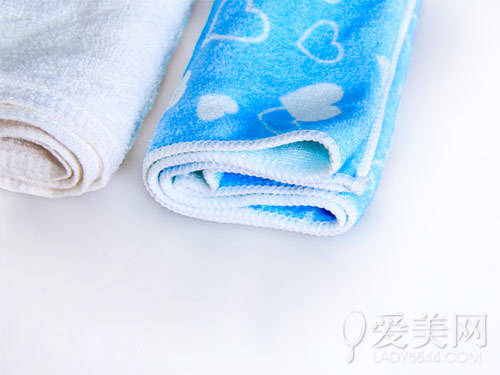 晨起口气太重﹐小心菌感染﹗4个晨起健康讯号