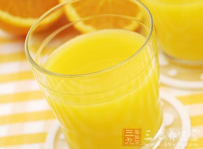 柠檬水的作用 柠檬水不为人知的另类功效(1)