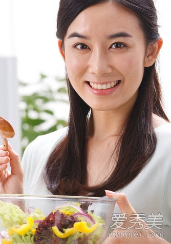 夏季自制美白面膜 面粉消炎+豆腐增白(5)