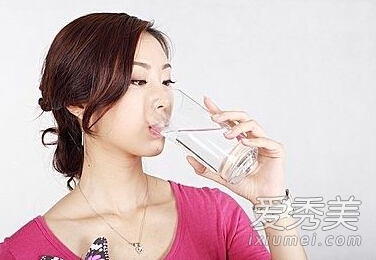 保健指导:夏季健康喝水有六忌(3)