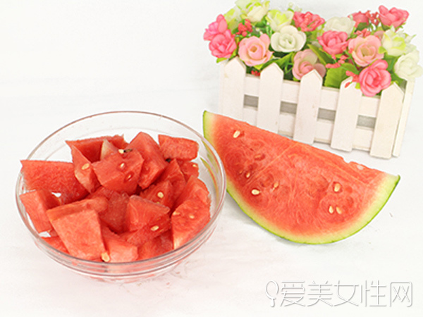 夏季吃西瓜有禁忌 四类人群不宜吃西瓜(3)