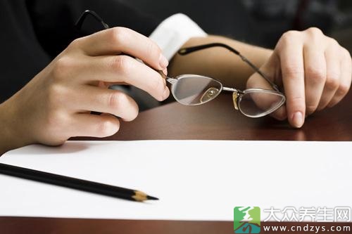 咬指甲不是诱惑 10个小<em>习惯</em>要不得(1)_要闻 _光