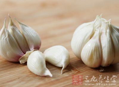 百岁老人<em>为何白发</em>转黑 爱吃大蒜和蔬菜(1)_要闻