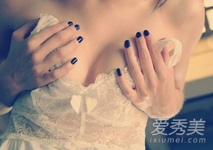 MM<em>晚上睡觉</em>脱内衣吗?给乳房松绑益处多(1)