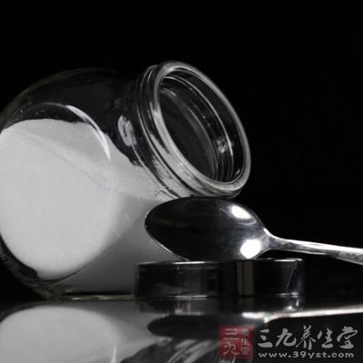 盐水洗头竟有这等神奇功效 盐水洗头竟有这等神奇功效