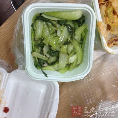 晚上吃这3类食物加快患癌速度 剩饭剩菜致癌原理和腌制食物同样