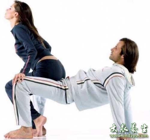 夫妻真人性交动态七十二式_两性健身夫妻瑜伽12式助性又减肥