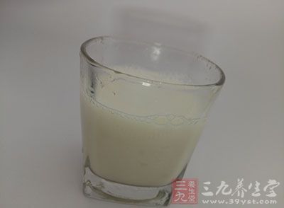 过期牛奶不但美容还是生活小能手 过期牛奶用处多