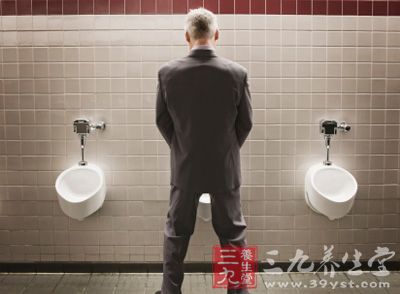 男人小便分叉 可能预示什么疾病(1)