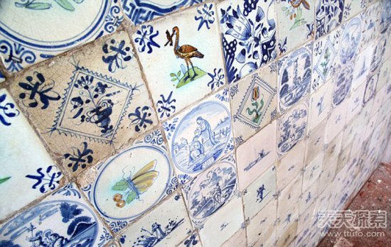 工人拆老房子发现旧瓷砖 鉴定后大发横财(2)