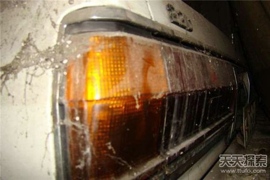 工人拆老房子发现旧瓷砖﹗鉴定后大发横财(7)