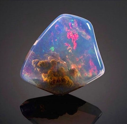 卢斯蛋白石.( luz opal