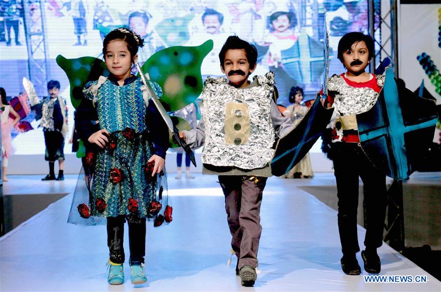 Kids fashion show held in Pakistan's Lahore PAKISTAN-LAHORE-KIDS-FASHION SHOW