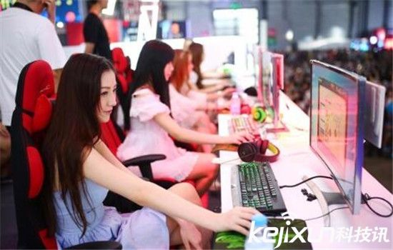 LOL电竞圈女神高清图集赏析 MISS颜值这么高?