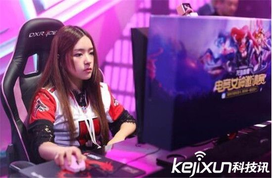 LOL电竞圈女神高清图集赏析 MISS颜值这么高?