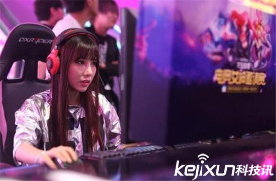 LOL电竞圈女神高清图集赏析 MISS颜值这么高?