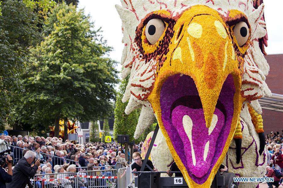 Annual flower parade held in Lichtenvoorde, Netherlands NETHERLANDS-LICHTENVOORDE-FLOWER PARADE