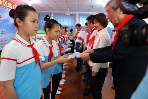 环境教育“绿书架”走进雄安新区