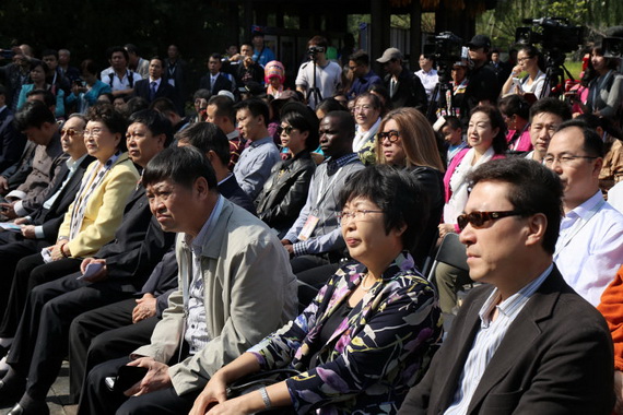 千米水城农民画长卷为新中国66岁华诞“祝寿”