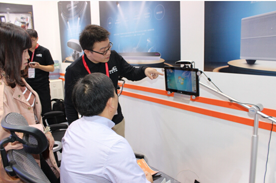 2015福祉会眼控沟通辅具成最大看点