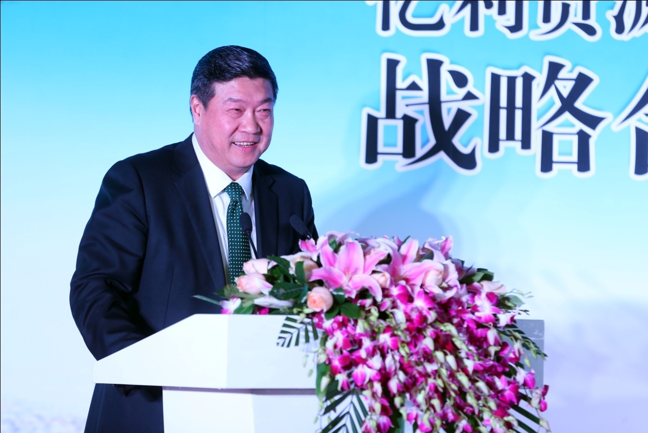 全国政协常委、亿利资源集团董事长王文彪致-穿沙 精神锻造津门虎 新
