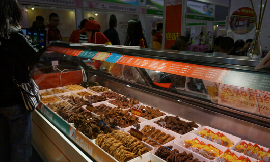 谁说实体经济不行,看这里站无虚席 谁说实体经济不行,看这里站无虚席