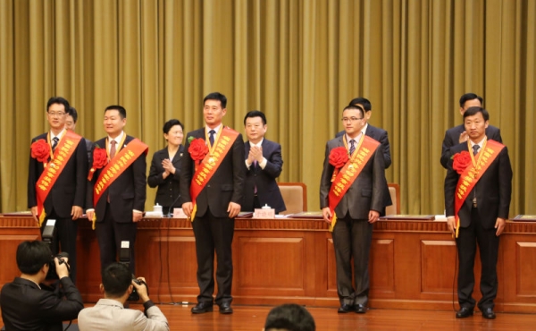 以“工匠精神”谱写企业发展新篇章1