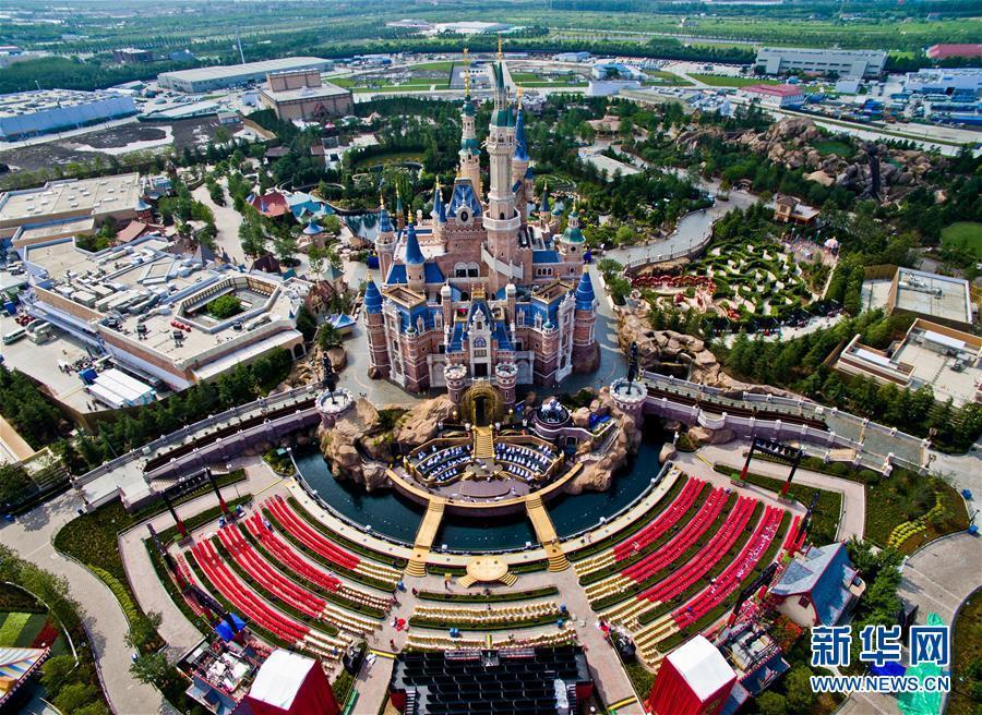 航拍上海迪士尼开幕庆典主会场(1)