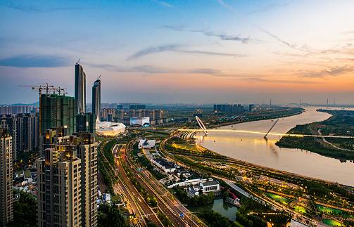 南京市委书记大气莉新﹕打造四个城市五型经