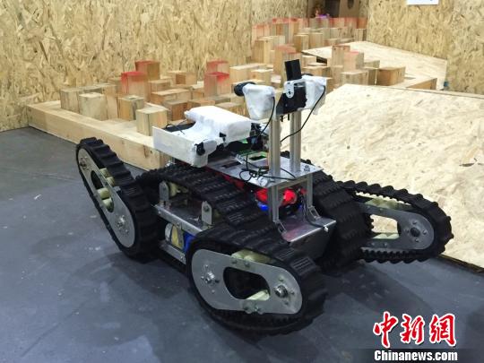 中国机器人大赛长沙开幕 近1200支队伍同场竞技
