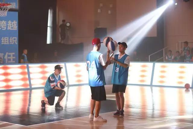 饿了么宣布科比成代言人:科比祖蓝代言皆因被