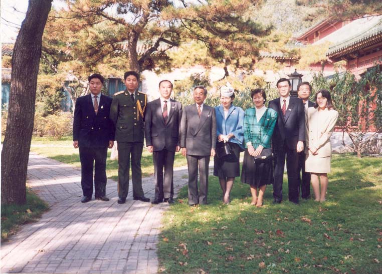 日本明仁天皇图片