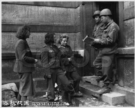 图揭<em>女战俘</em>的悲苦命运(12)_历史图集 _光明网