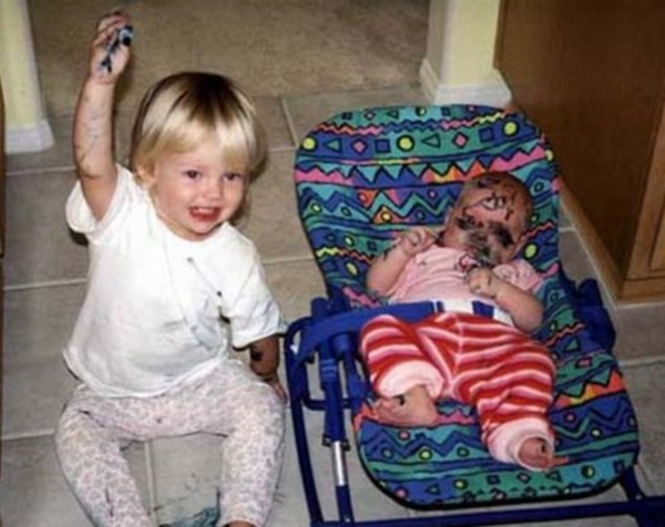 <em>搞笑</em>趣图 宝宝卖萌让妈妈哭笑<em>不得</em>【组图】(8