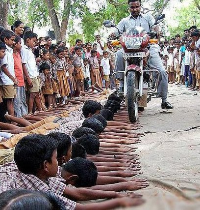 让人匪夷所思的校园体罚(2)_历史·映像 _光明