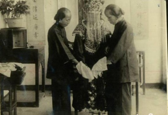 开脸、梳妆、拜堂…… 清朝这样嫁闺女(9)_历史要闻 _光明网