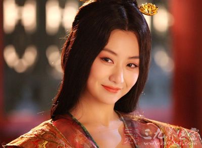 有何<em>能耐</em>?一个<em>女人</em>竟被6个皇帝疯抢了60年(1
