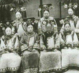揭古代妃子<em>阿哥</em>真实照太吓人 网友:皇帝真可怜