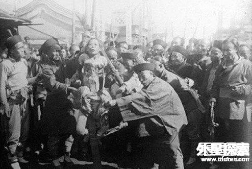 中国古代处罚<em>女性</em>的那些变态玩意(22)_历史要