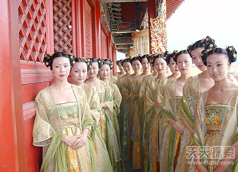 揭秘清朝<em>宫女悲惨生活</em> 死后尸灰填井(1)_历史要