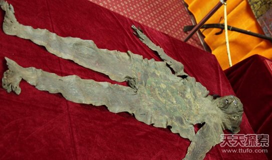 令人生不如死 史上真实存在的10大酷刑(4)