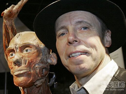 史上十大惊悚人体解剖:人皮制成书籍(10)